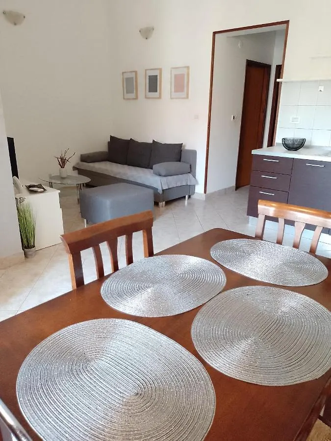 Apartmán Martina 2 Bašanija 0*,  Chorvatsko